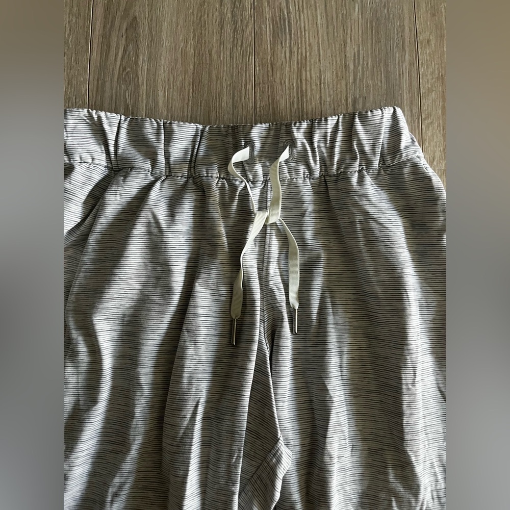 Lululemon On the Fly Jogger 28" Luxtreme Wee Are From Space Nimbus Battleship 4 - Picture 3 of 8